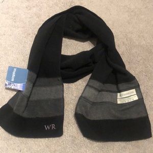 ✨BRAND NEW✨ Windriver scarf
